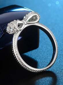 Exquisite Bowknot Rhinestone Ring