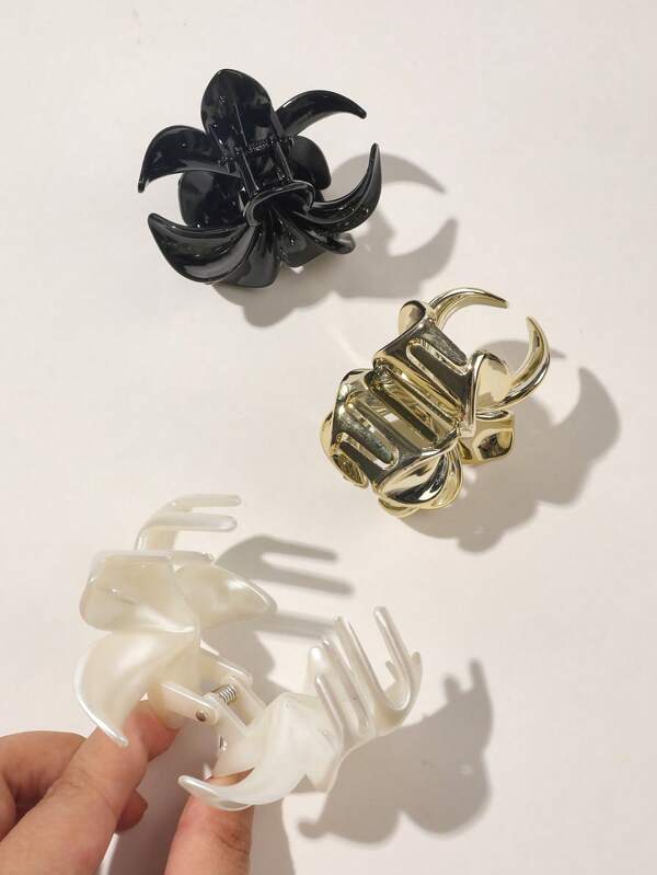 Black & Gold Contrast Spring/Summer Boho Style Daisy Flower Hair Claw Clips